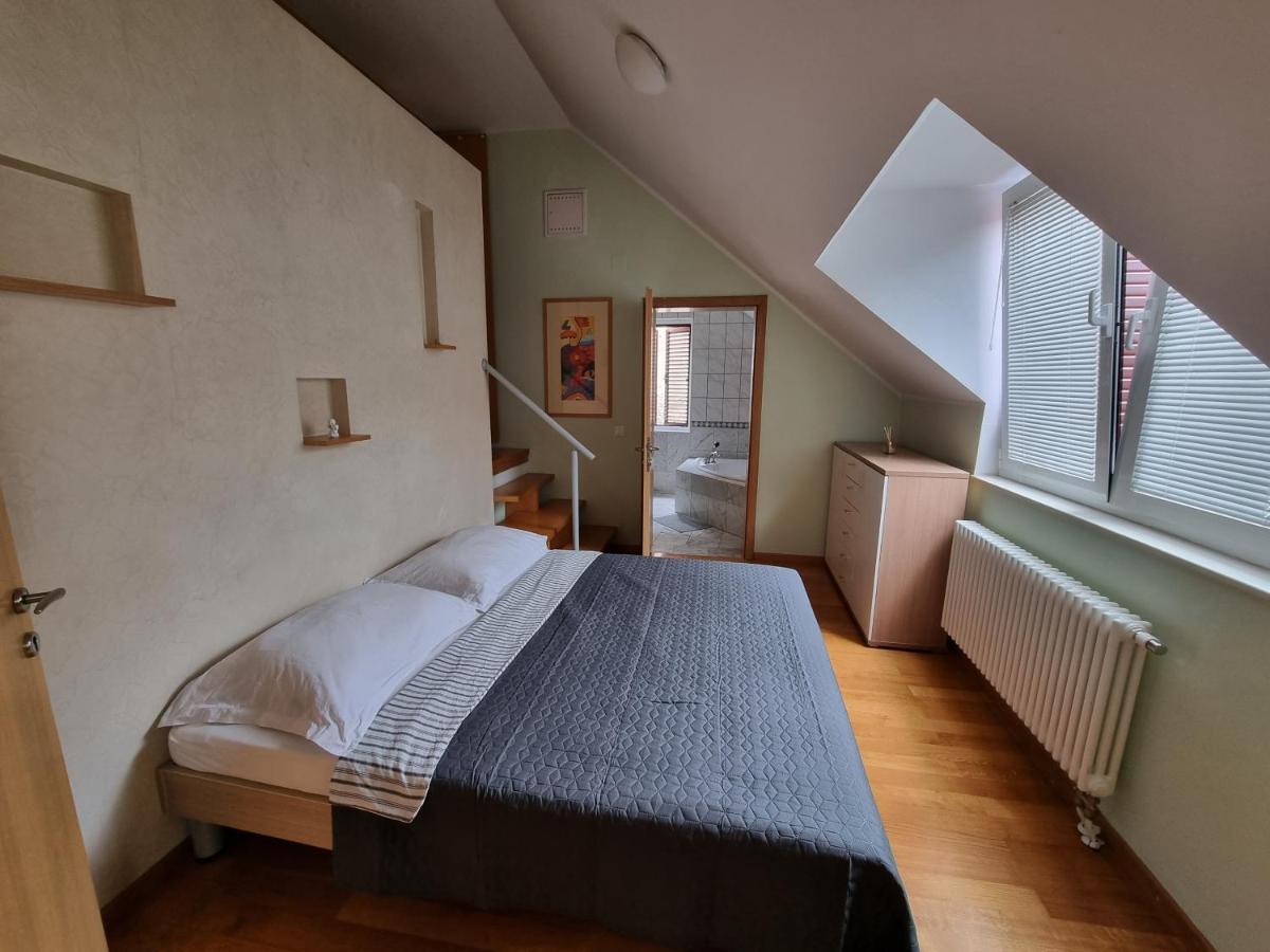 Appartamento L'Oro Di Napoli Zagreb Exterior foto